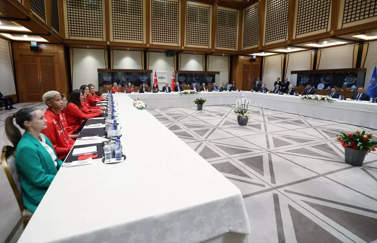 Erdoğan, Voleybol Takımı\'nı Kabul Etti
