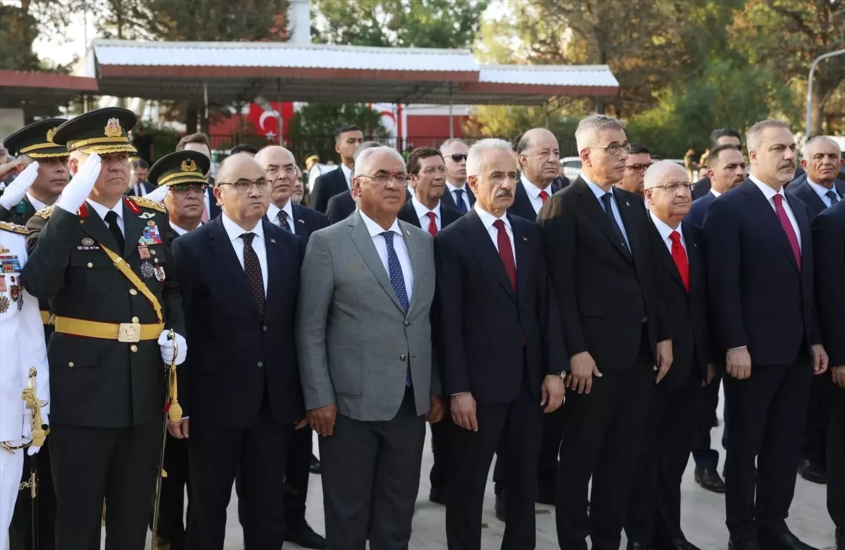 Cumhurbaşkanı Erdoğan, KKTC\'de Atatürk Anıtı\'na çelenk sundu