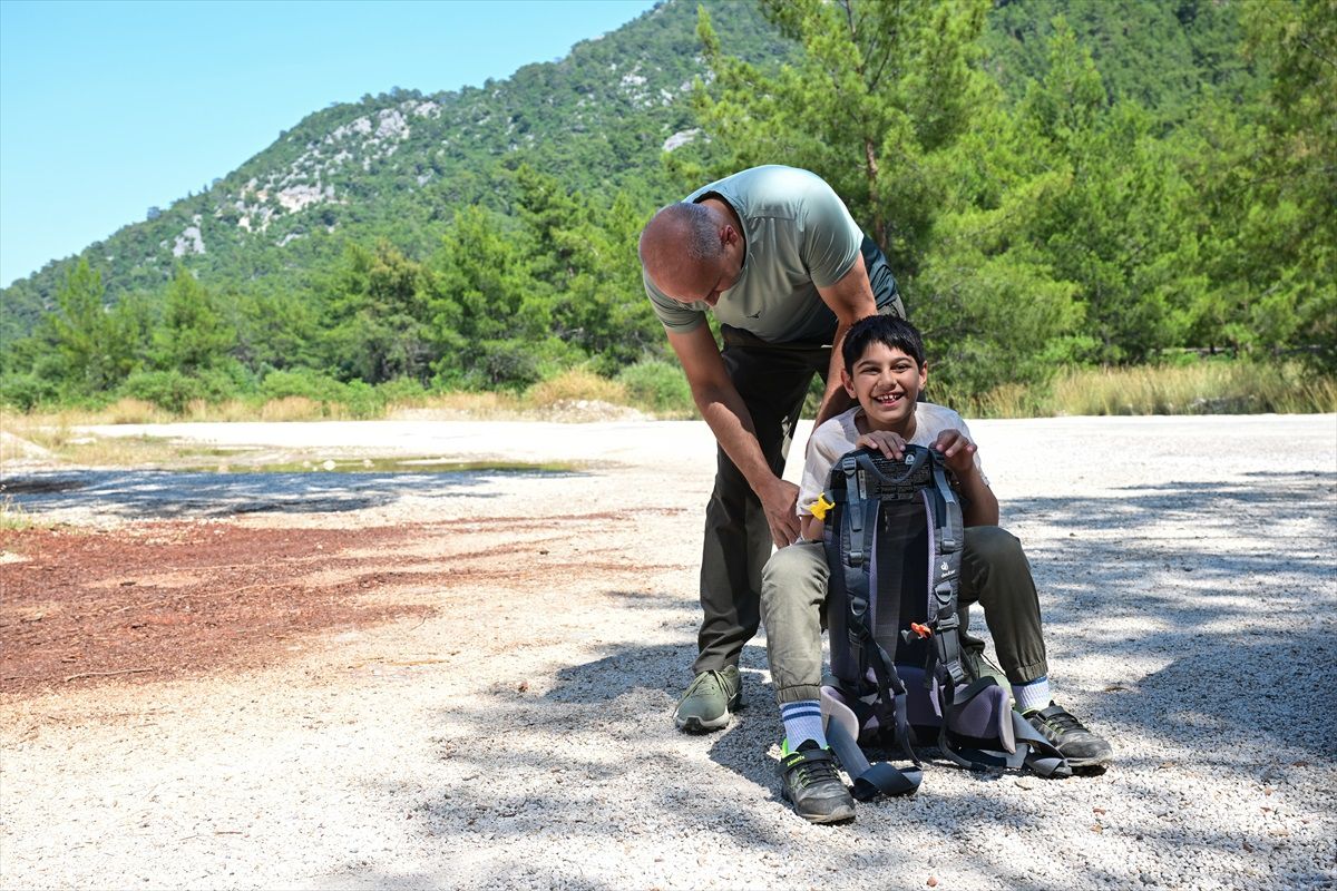 Baba ve Oğul Dağ Yürüyüşlerinde