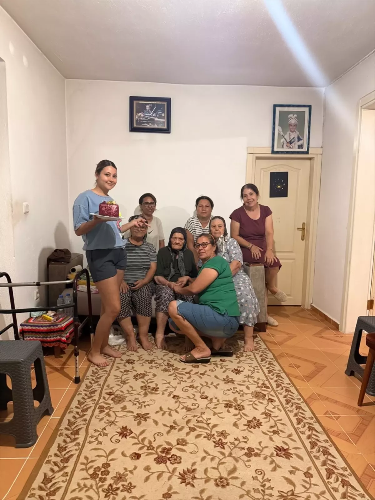 Datça\'da 100 Yaşına Giren Ayşe Kadın\'ın Doğum Günü Kutlandı