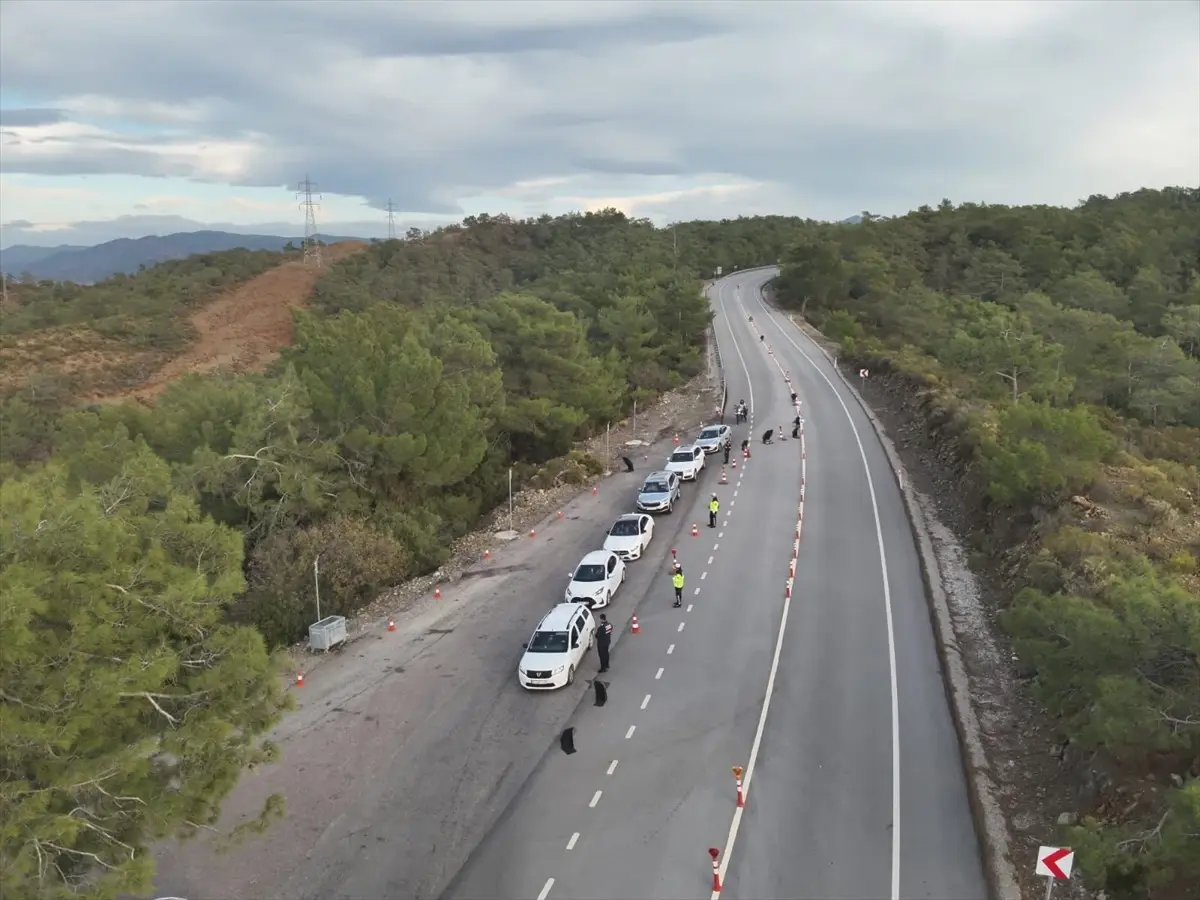 Datça\'da Yol Kontrolleri: 23 Bin Kişiye Sorgulama