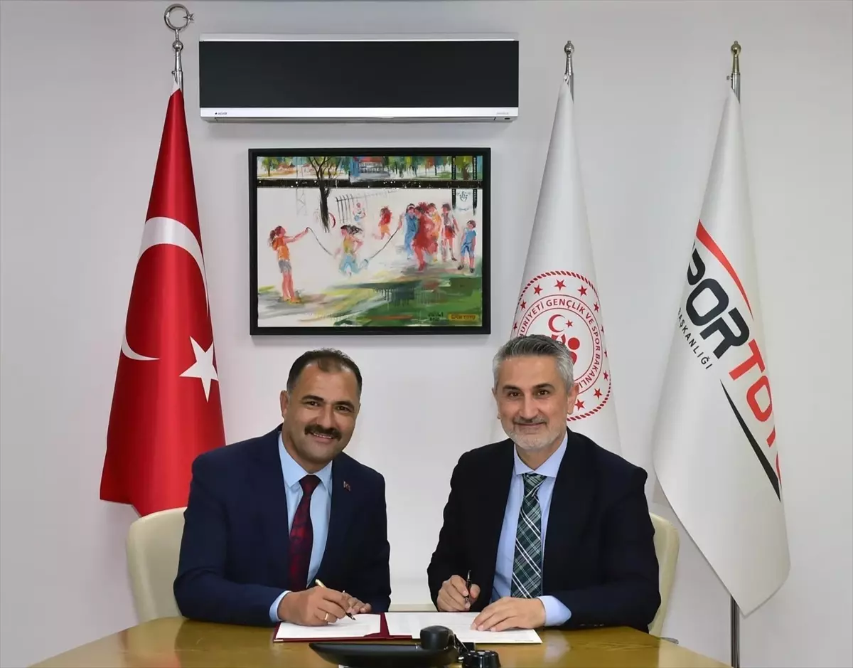 Demirci\'ye Yeni Gençlik Merkezi ve Spor Tesisleri