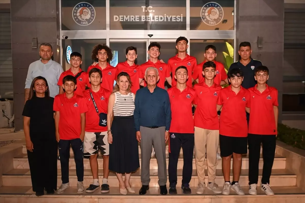 Demre\'nin Genç Futbol Takımları Rusya\'da
