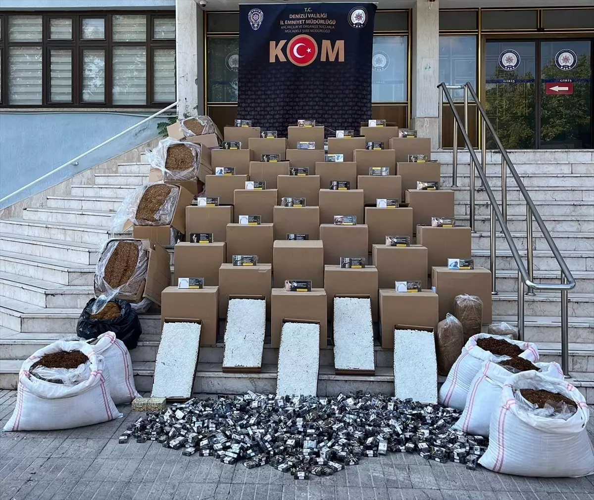 Denizli\'de Kaçak Sigara Operasyonu