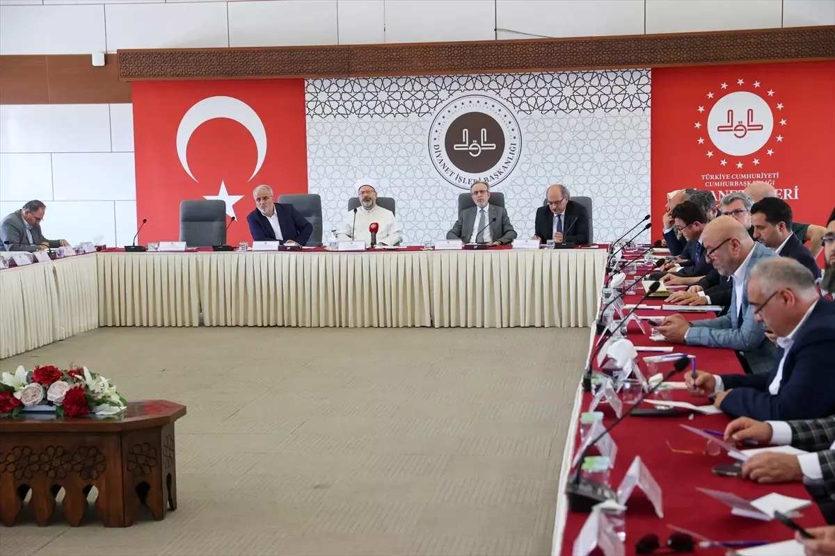 Erbaş: İnsanlık Kur\'an\'a Daha Çok Muhtaç