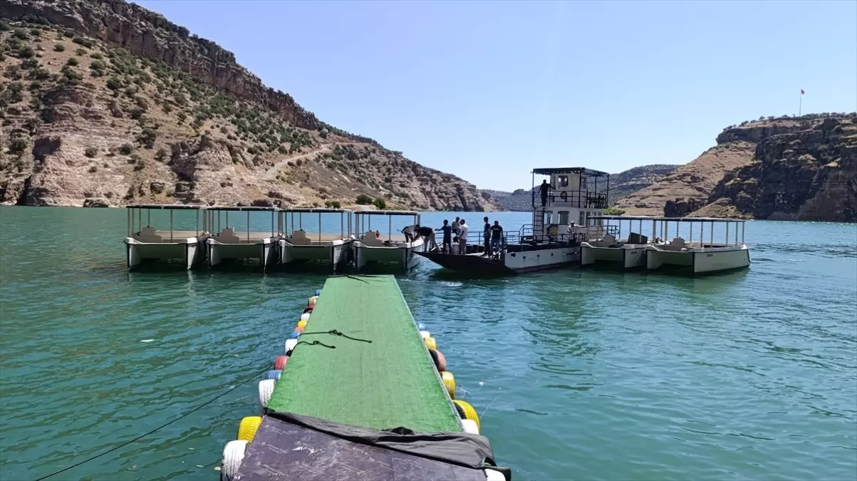 Dicle Baraj Gölü\'nde Motorlu Araçlar Durduruldu