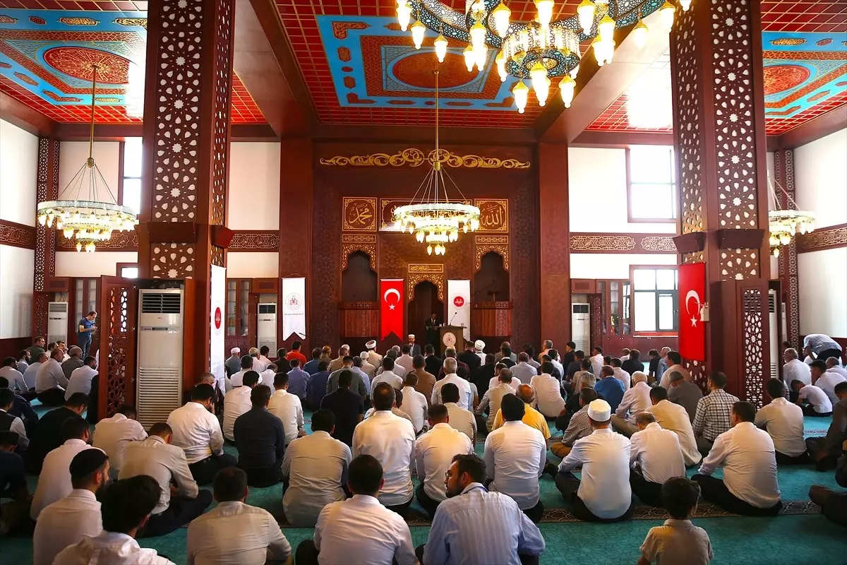 Diyarbakır\'da Yeni Camii İbadete Açıldı