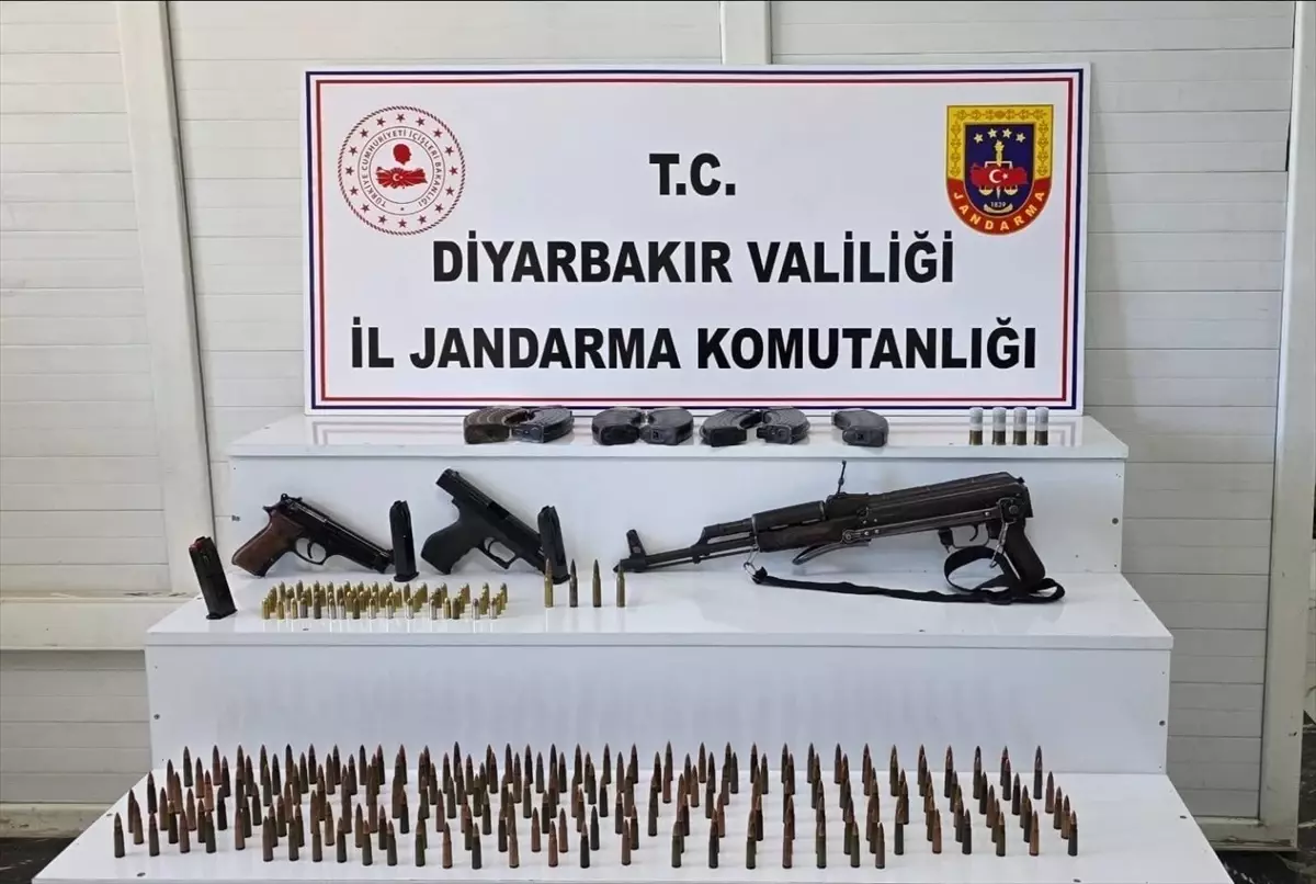 Diyarbakır\'da Kaçakçılık Operasyonu: 50 Gözaltı