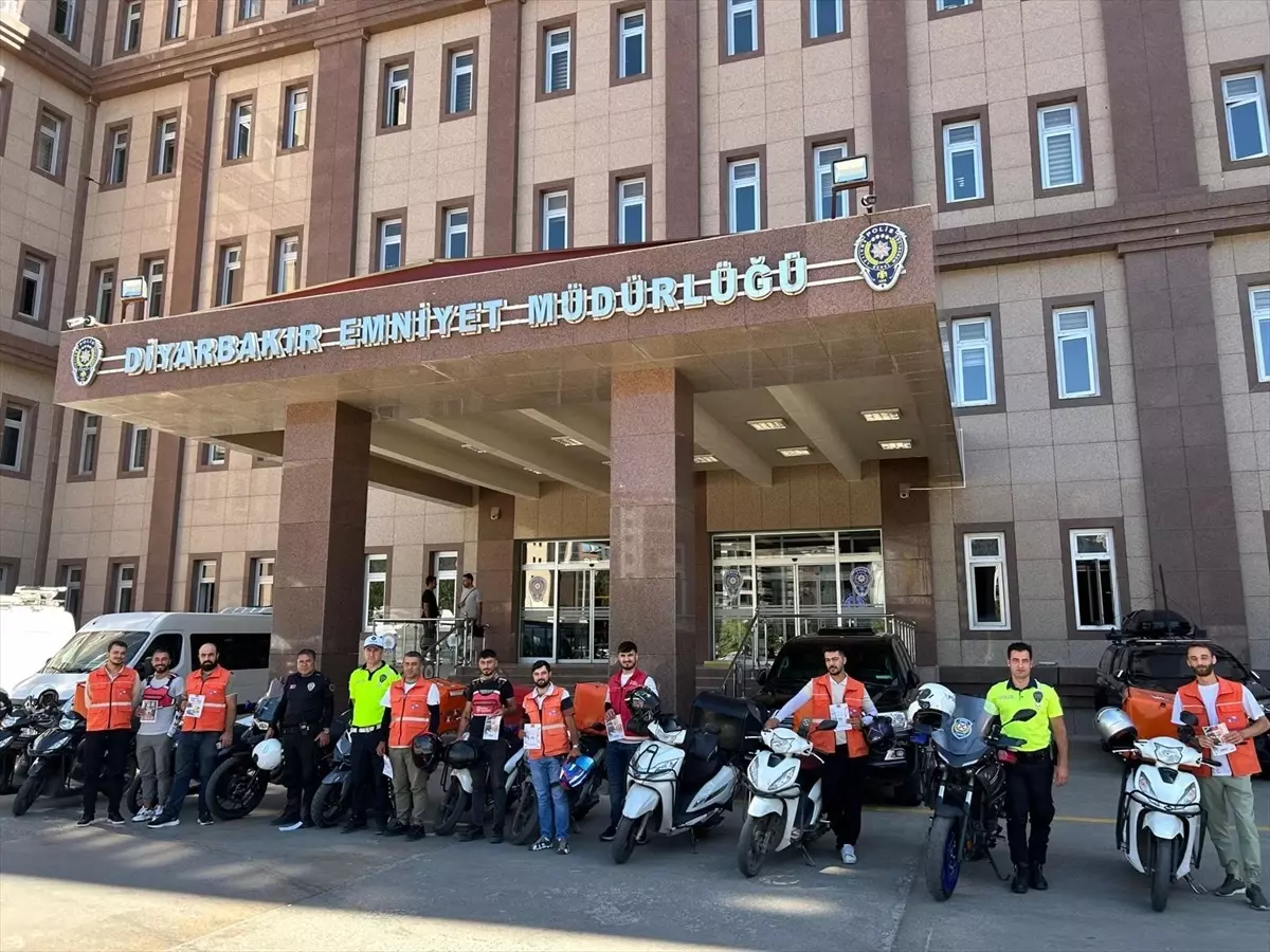 Diyarbakır\'da Motokuryelere Güvenli Sürüş Eğitimi