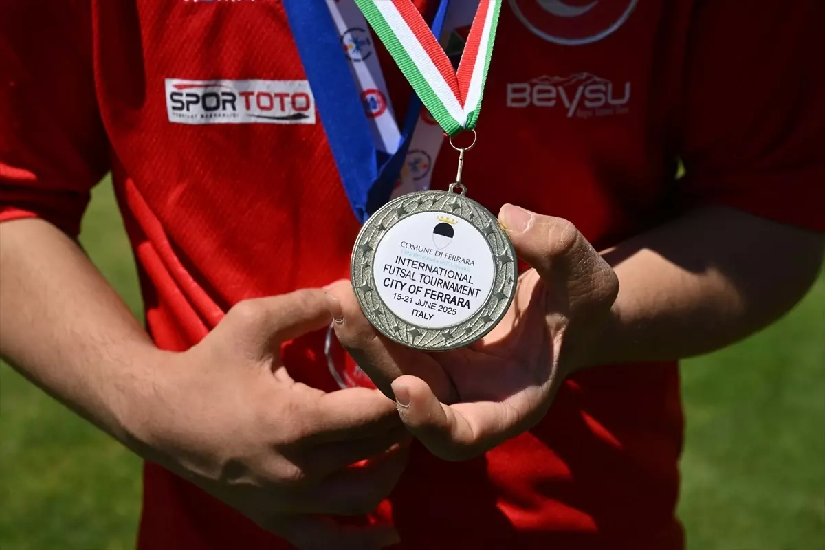 Down Sendromlu Yasin Futbolda Milli Takımda