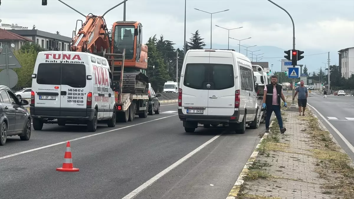 Düzce\'de Yaya Geçidinde Bisikletli Kaza: 1 Ölü