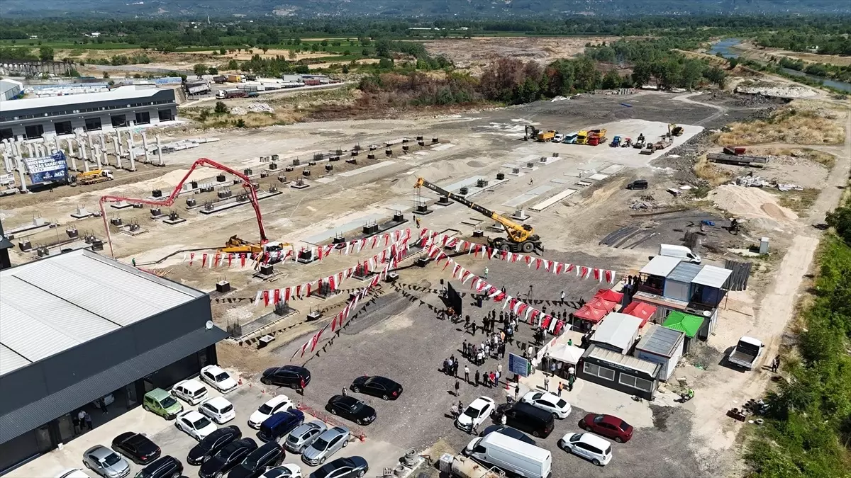 Düzce\'de Yeni Sanayi Sitesinin Temeli Atıldı