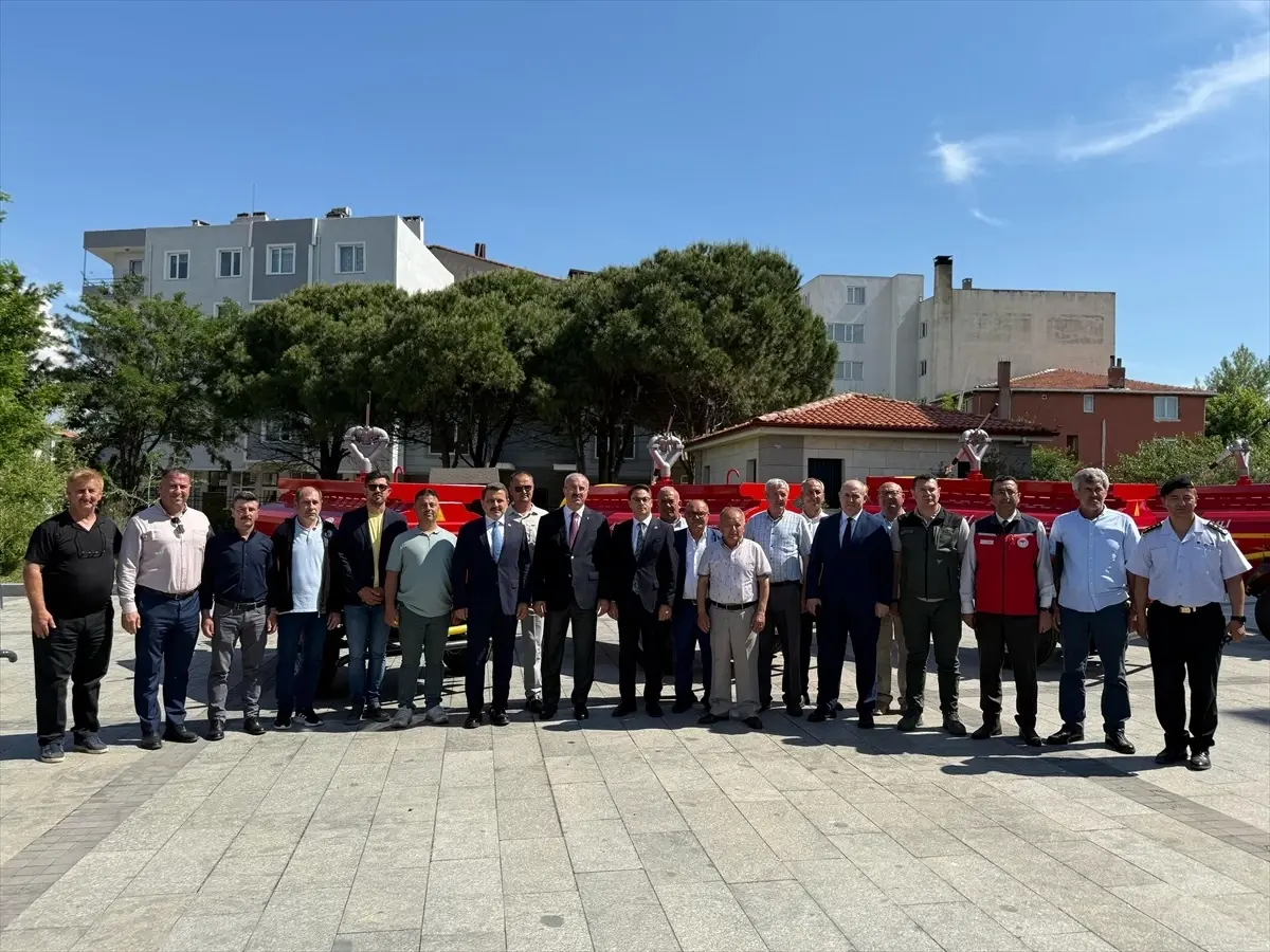 Eceabat\'ta 10 İlk Müdahale Arazözü Dağıtımı