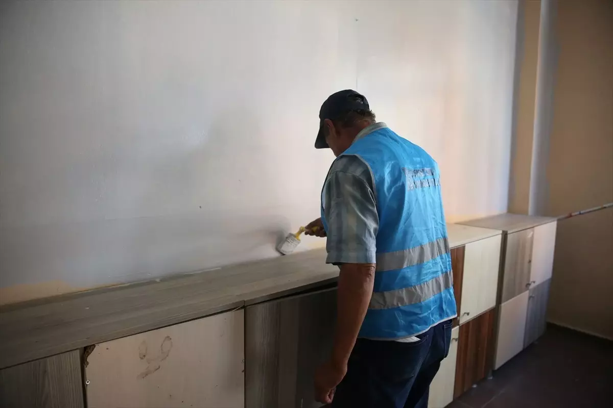 Edirne\'de Yükümlüler Boyacılık Kursu Alıyor