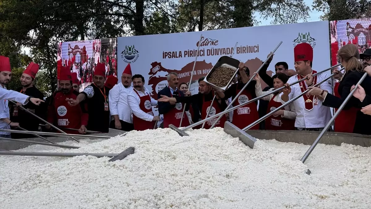 Edirne\'de 6 Ton Pilav Dağıtıldı