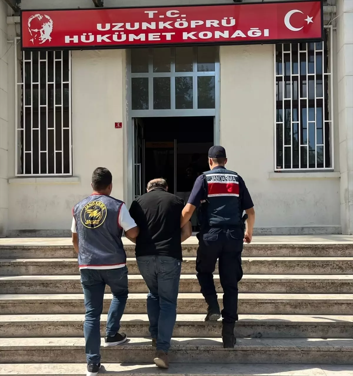 Edirne\'de Firari Hükümlüler Yakalandı