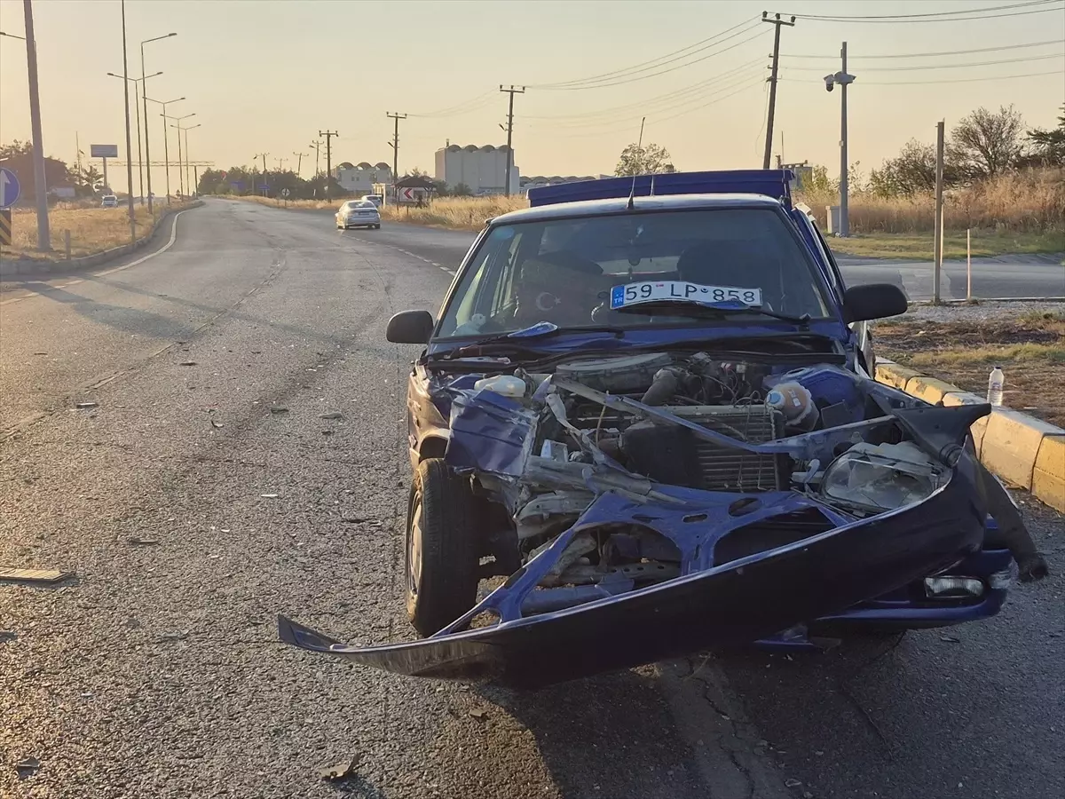 Edirne\'de Trafik Kazası: 3 Yaralı