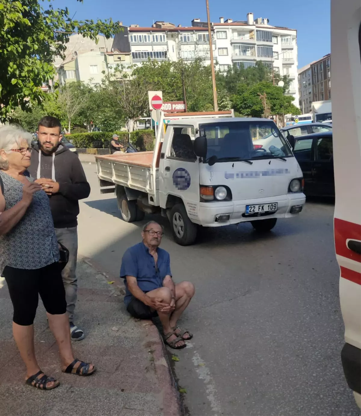 Keşan\'da Fransa vatandaşı kamyonetle çarpıştı