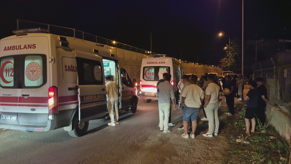 Edirne\'de Motosiklet Kazası: Sürücü Yaralı