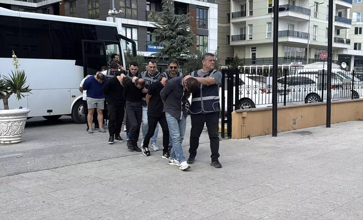 Edirne\'de şehit ailesini dolandıran 10 zanlı tutuklandı