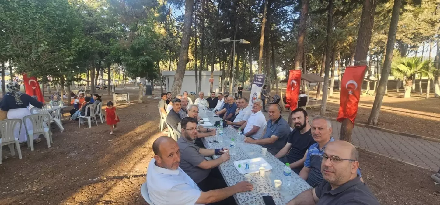 Eğitim Bir-Sen Kilis\'te Pilav Günü Etkinliği Düzenledi