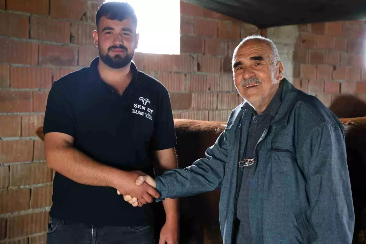 Emekli Polis Kurbanlıkta Pazarlıkta Gülümsetti