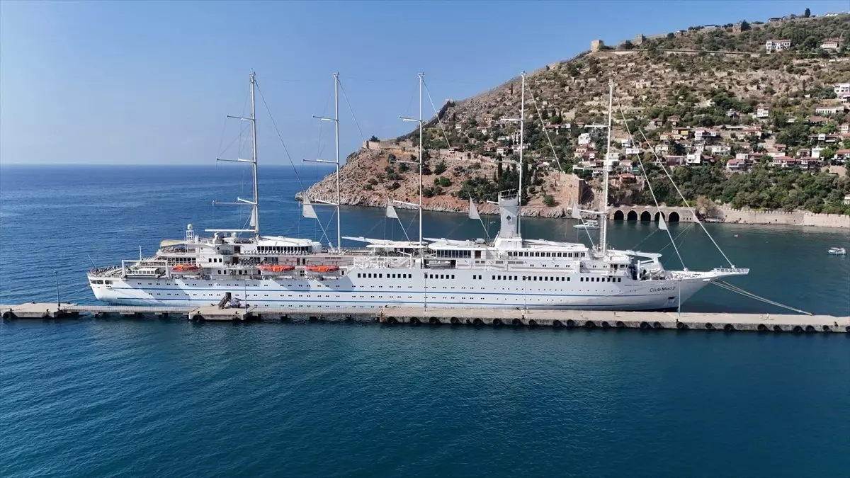 Club Med 2 Alanya\'ya Demirledi