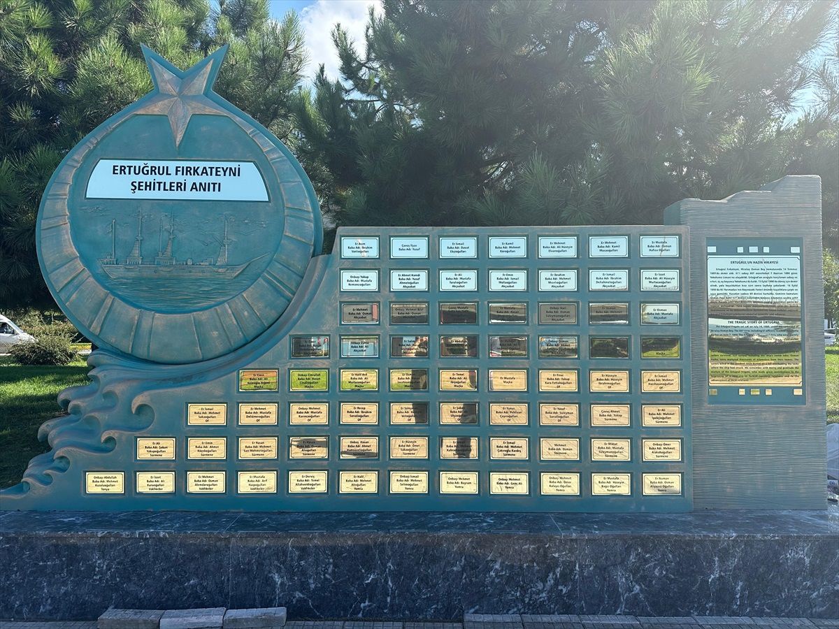 Ertuğrul Fırkateyni\'nde şehit olan 71 Trabzonlu askerin anısına anıt yapıldı