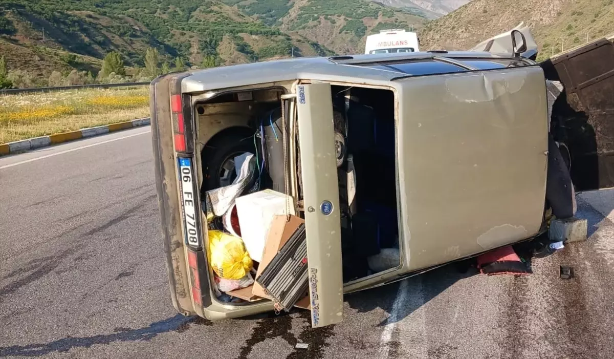 Erzincan\'da Trafik Kazası: 5 Yaralı