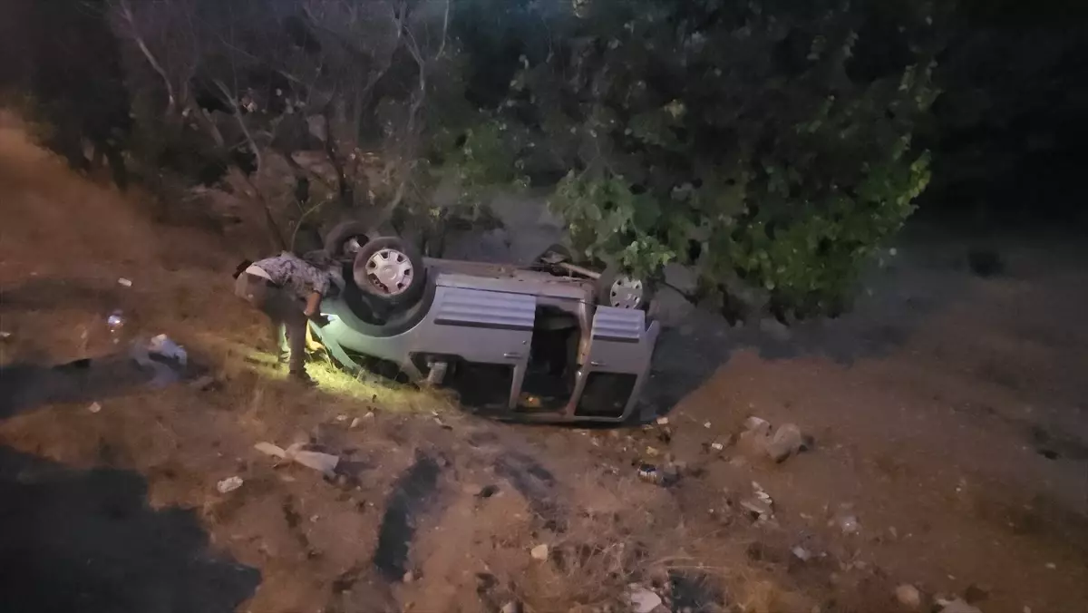 Erzincan\'da Trafik Kazası: 3 Yaralı