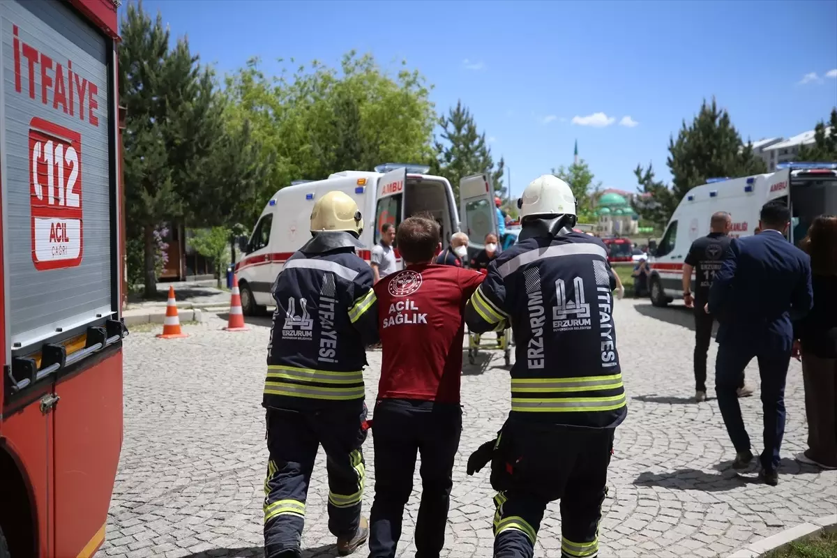 Erzurum\'da acil sağlık personeli, yangına hazırlık tatbikatı yaptı