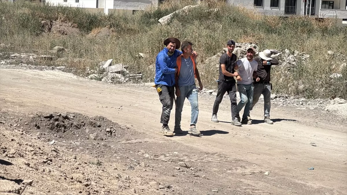 İnşaatta Düşen İşçi Hayatını Kaybetti