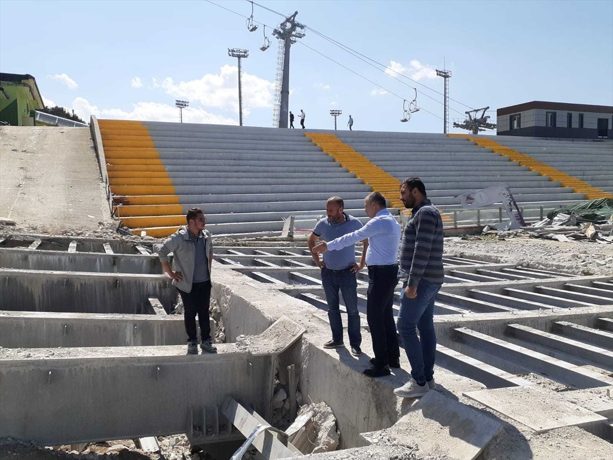 Erzurum Kayak Kulelerinde Tadilat Devam Ediyor