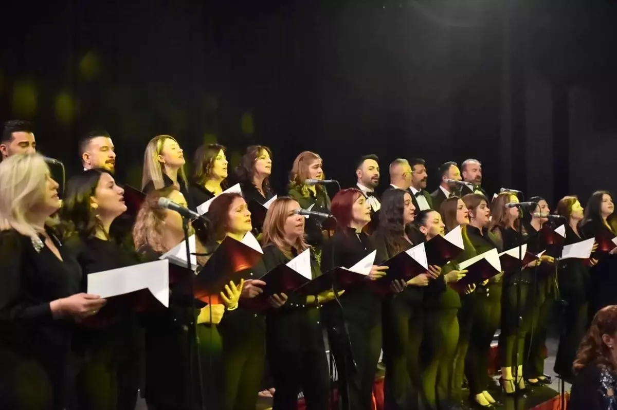 Erzurum Maarif Orkestrası Sanatseverlerle Buluştu