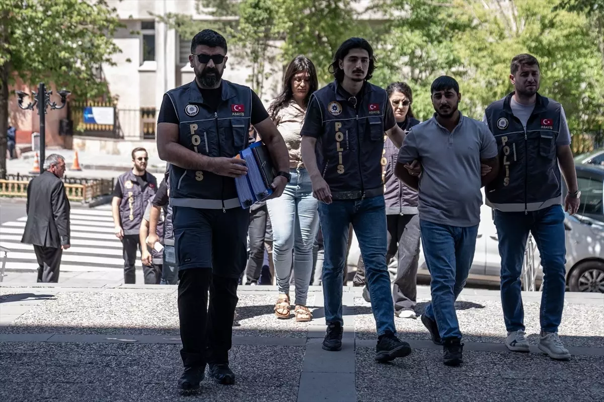 5 İl\'de Dolandırıcılık Operasyonu: 6 Gözaltı