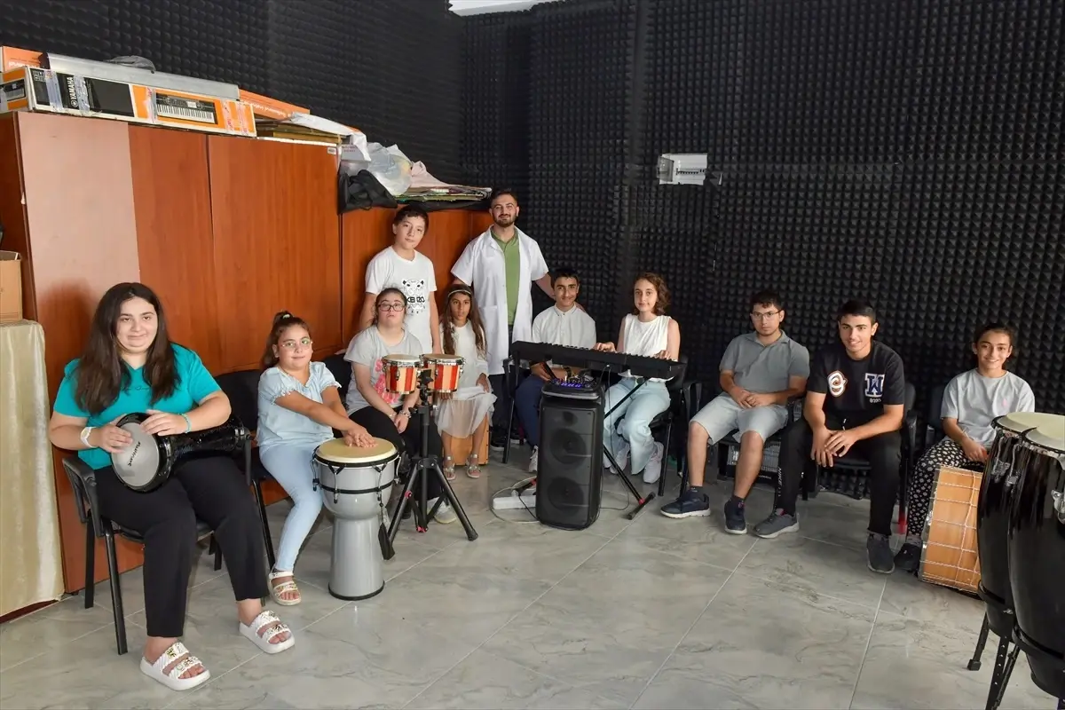 Esenyurt\'ta Engelsiz Sanat Atölyesi Kursları