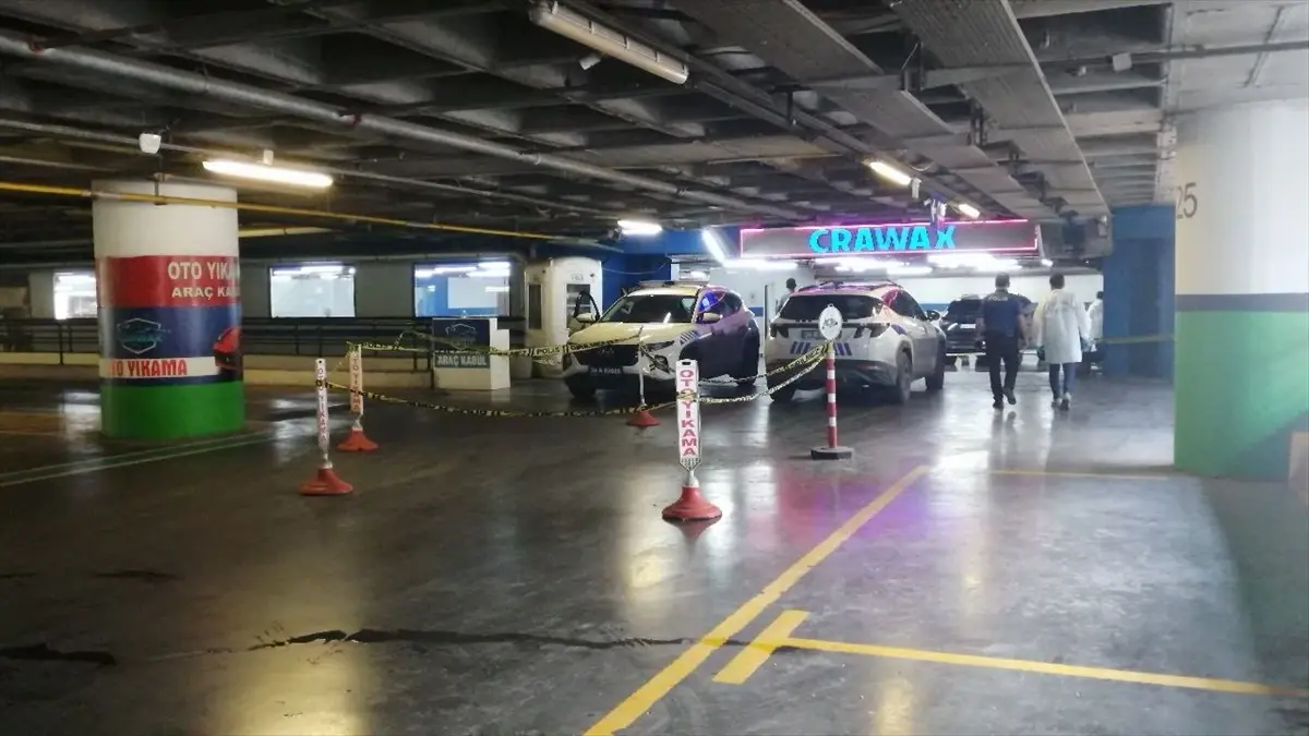 AVM\'de Silahlı Saldırı: Bir Çalışan Yaralandı