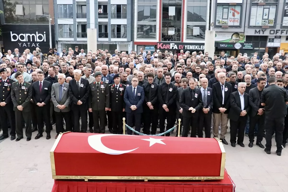 Emekli Orgeneral Rasim Betir\'in Cenazesi Sakarya\'da Defnedildi