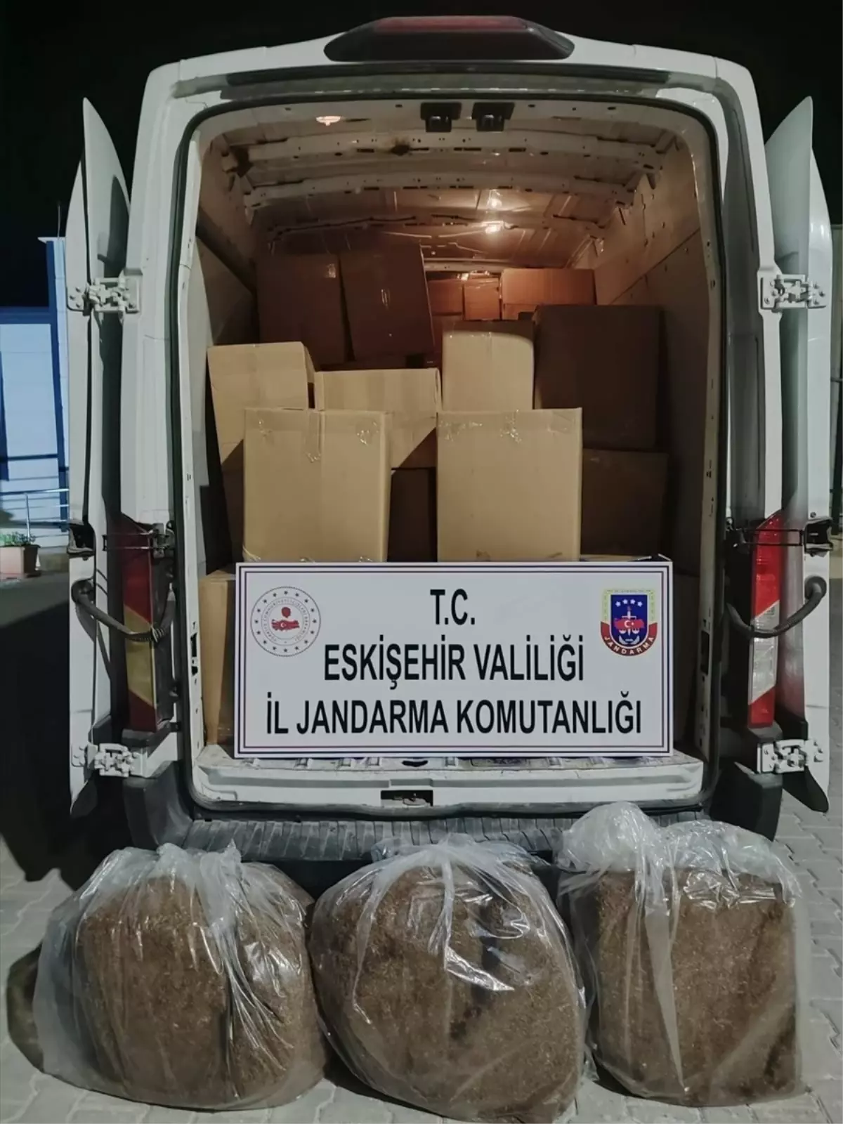 Eskişehir\'de 1 Ton Kaçak Tütün Ele Geçirildi