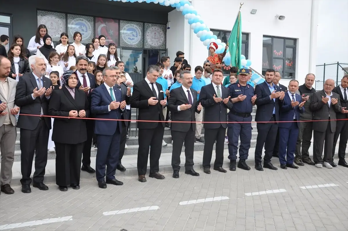 Eskişehir\'de Yeni İmam Hatip Okulu Açıldı