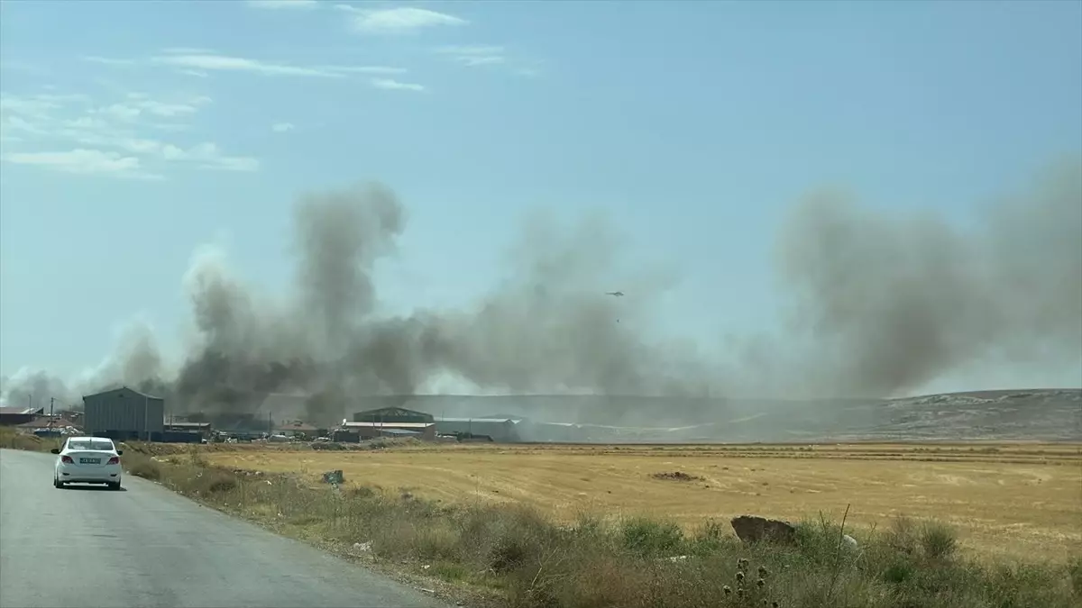 Eskişehir\'de Geri Dönüşüm Tesisinde Yangın
