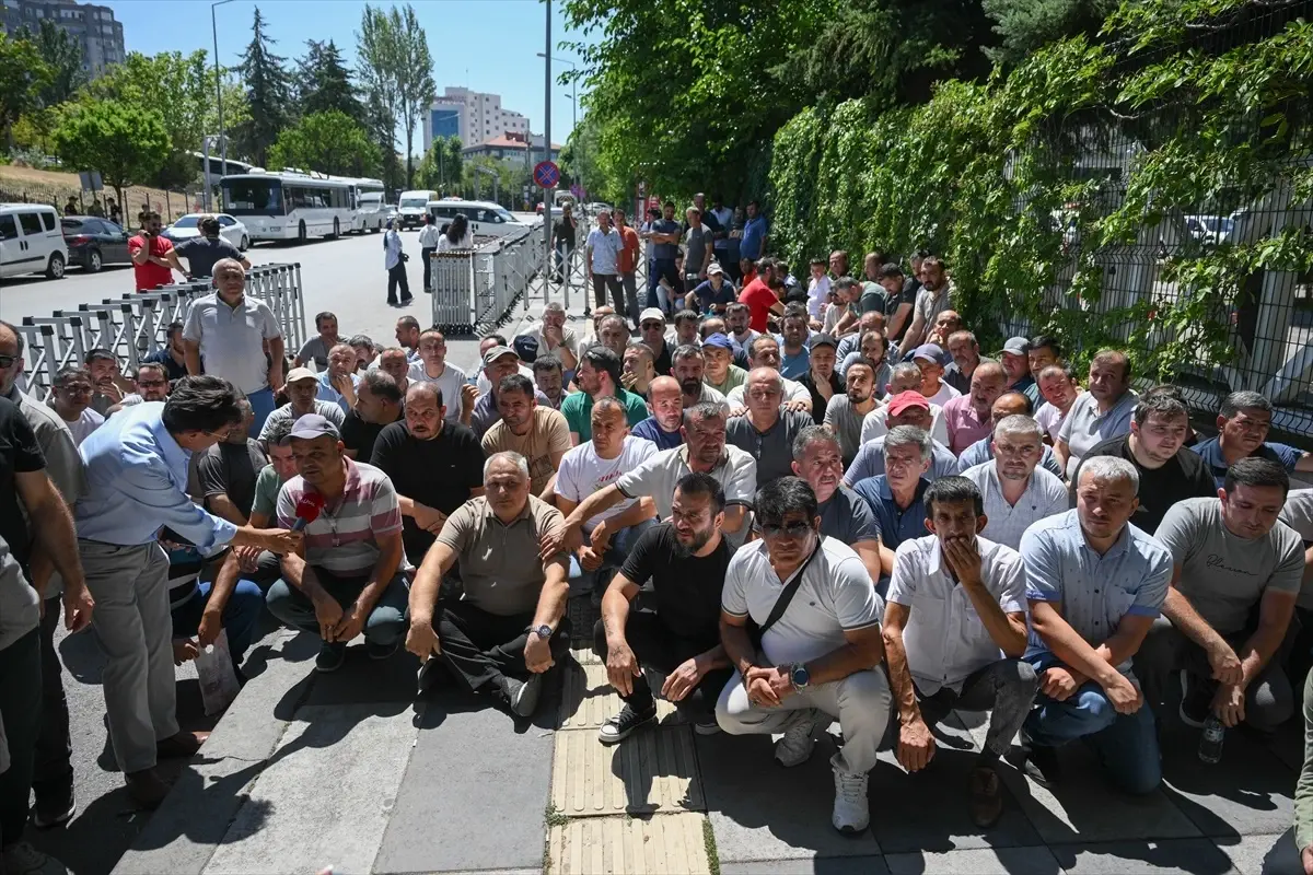 Eskişehir İşçileri Alacakları İçin Eylem Yaptı