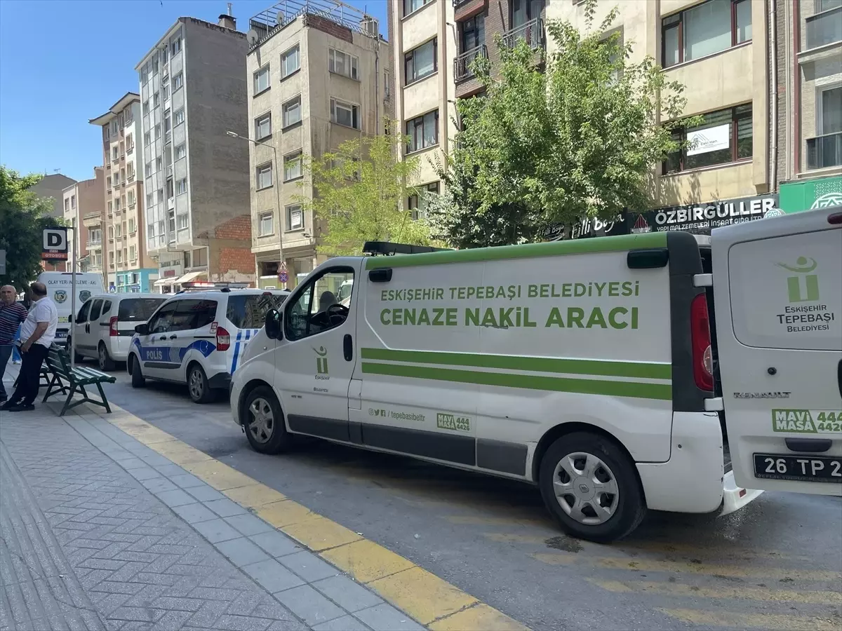 Eskişehir\'de Yalnız Yaşayan Genç Ölü Bulundu