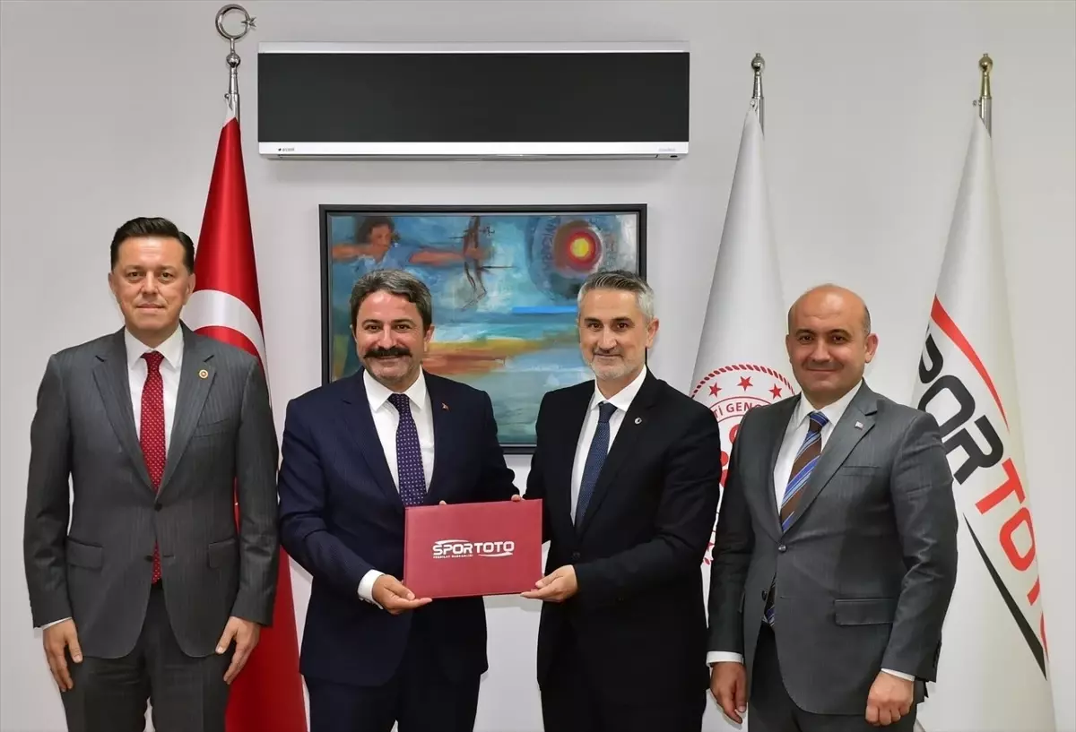 Eskişehir\'de 25 Spor Tesisi Protokolü İmzalandı
