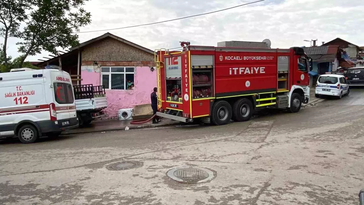 Kocaeli\'de Ev Yangını Söndürüldü