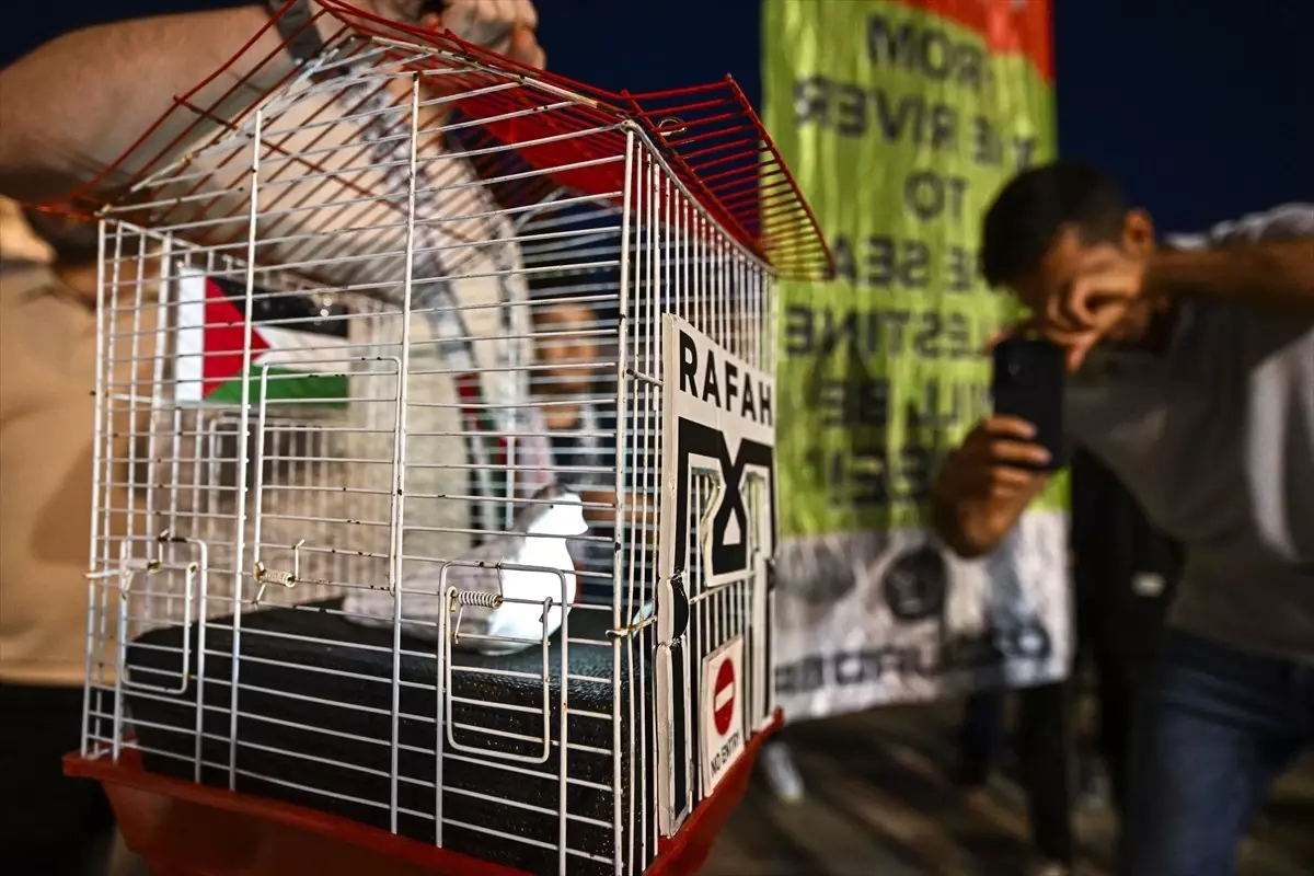 Fatih\'te Filistin\'e destek yürüyüşü