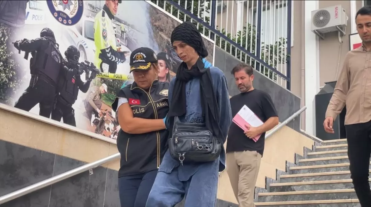 Fatih\'te Yankesici Turistten Cüzdan Çaldı