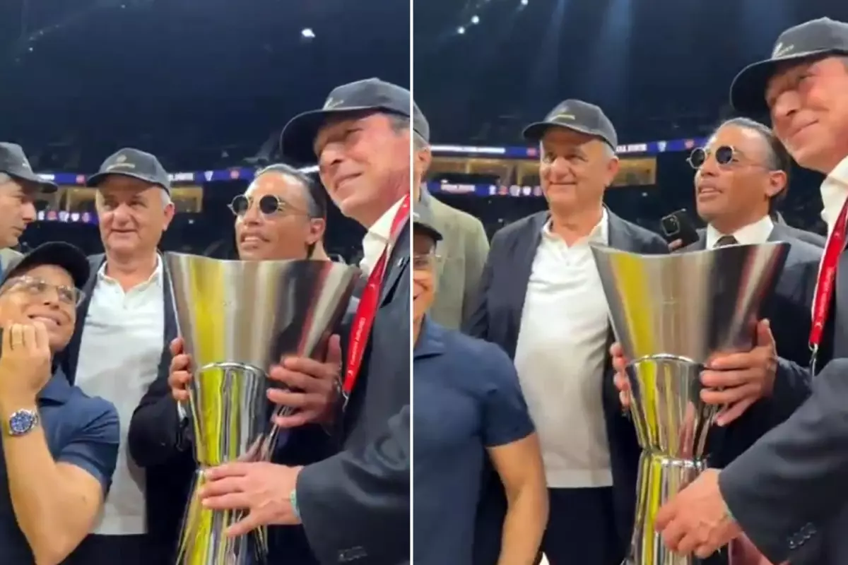 Fenerbahçe\'nin şampiyonluk kutlamalarında Nusret\'i gören herkes aynı soruyu soruyor