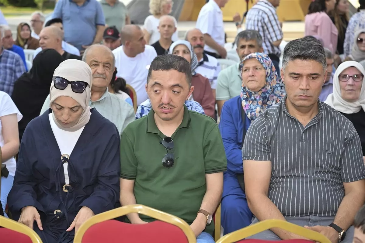 FETÖ\'NÜN DARBE GİRİŞİMİNİN 9. YILI - 15 Temmuz şehidinin oğlu Solak, babasından devraldığı emanetle yaşıyor