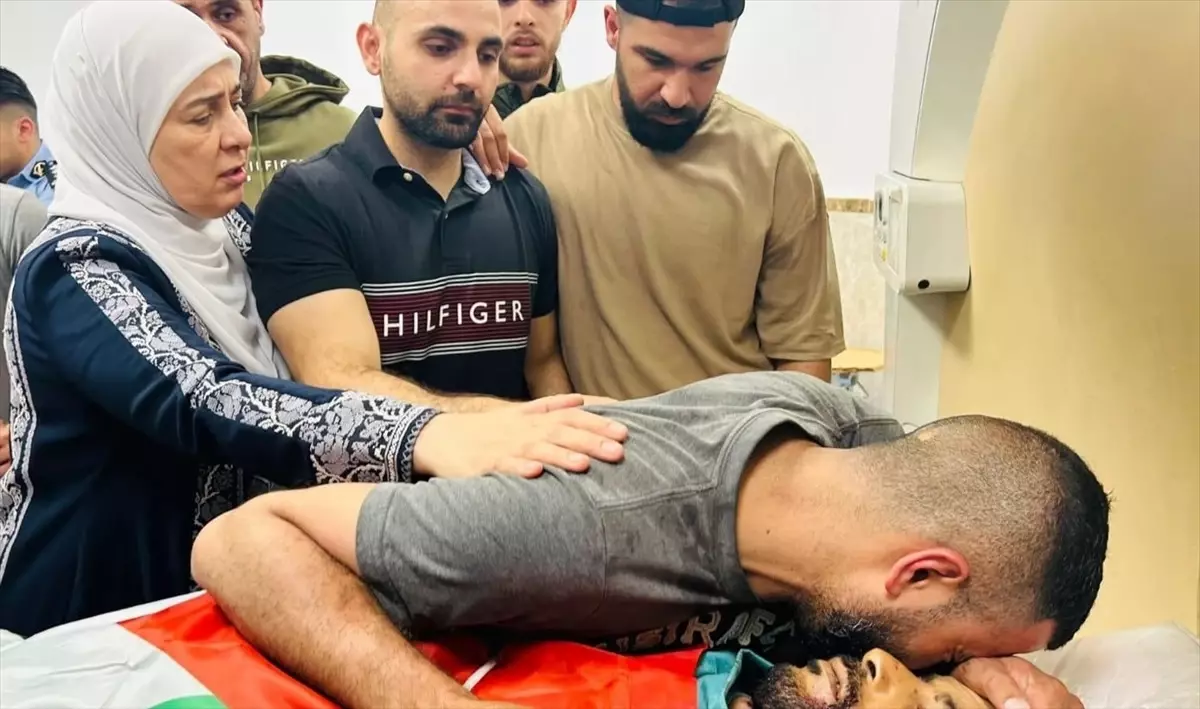 Ramallah\'ta İsrail Saldırısı: 3 Filistinli Hayatını Kaybetti